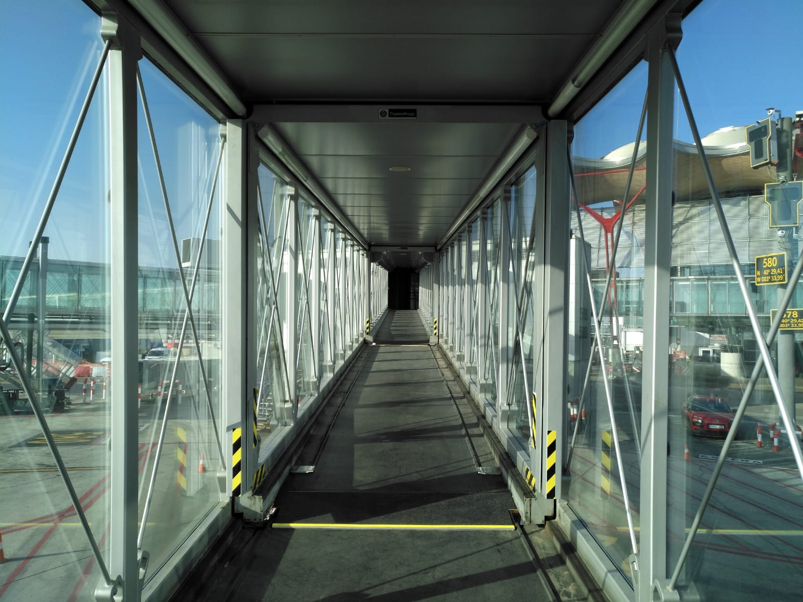Viarium experiencia en el diseño y supervisión de pasarelas de embarque